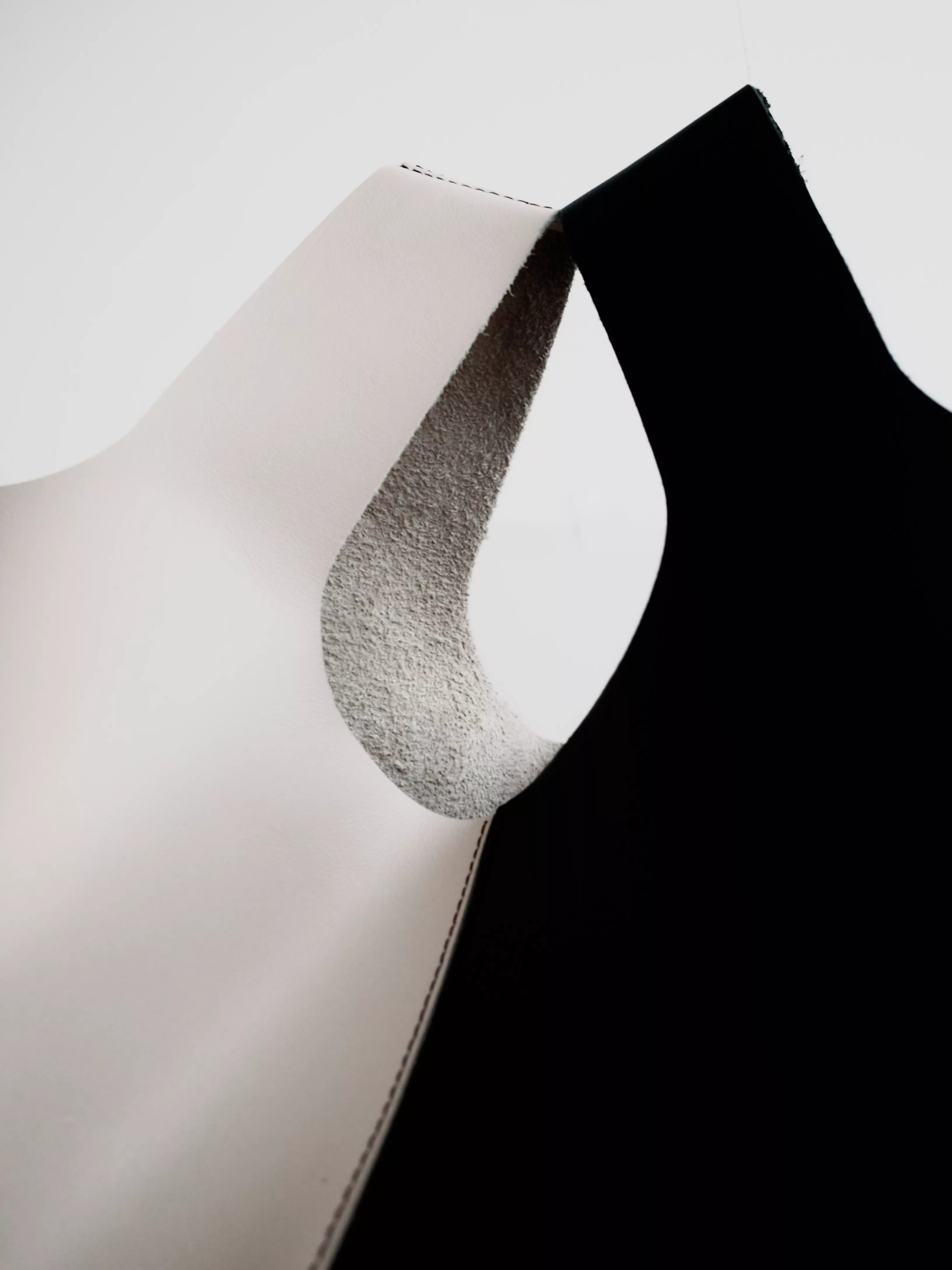 SAQUITO MINI COMBI BLANCO Y NEGRO - Imagen 2